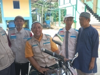 PEDULI BANJIR PENGURUS IKPLN CABANG   TANGERANG & YBM PLN UID BANTEN